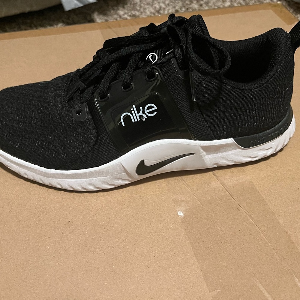 nike renew in-season tr 10